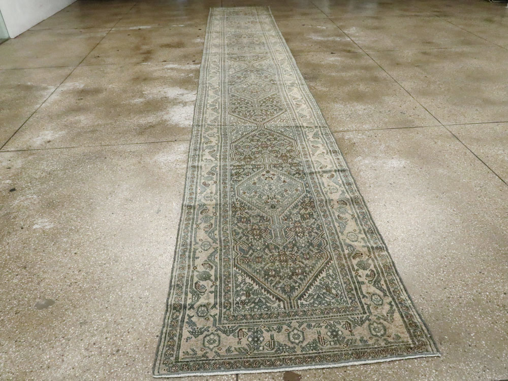 Antique Persian Bibikabad Long Runner, No.21795 - Galerie Shabab