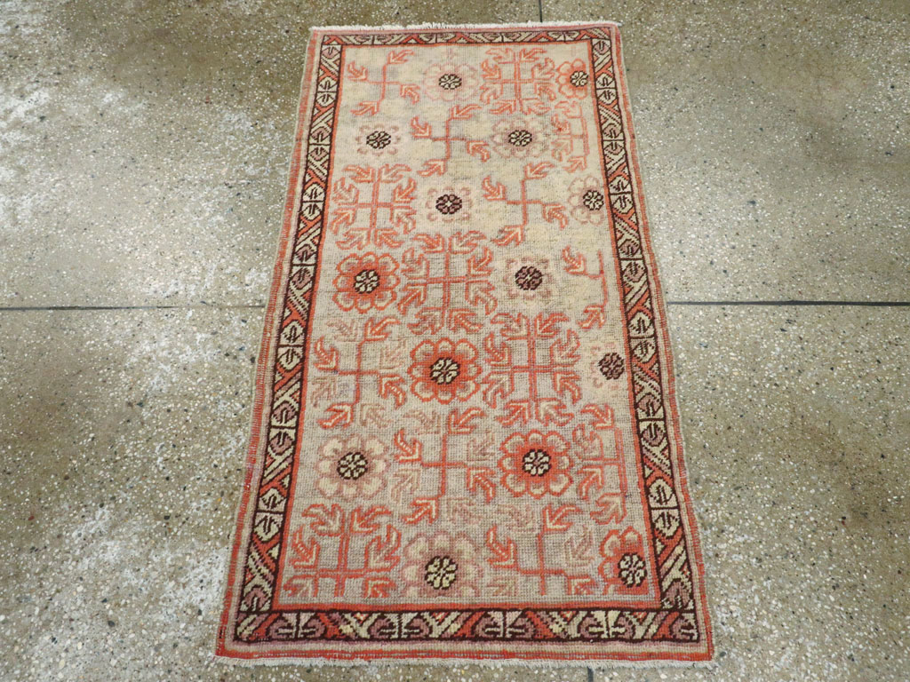 Vintage East Turkestan Khotan Rug, No.21842 - Galerie Shabab