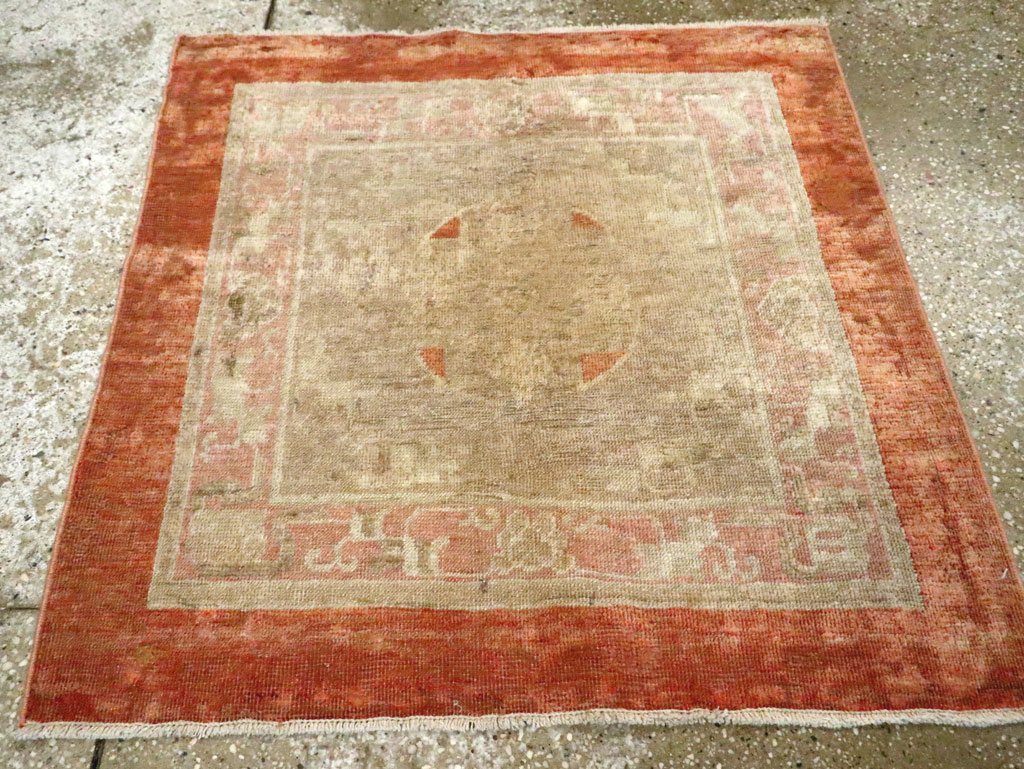 Vintage east Turkestan Khotan Square Rug, No.21843 - Galerie Shabab