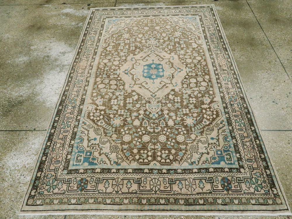 Antique Persian Sarouk Rug, No.21865 - Galerie Shabab