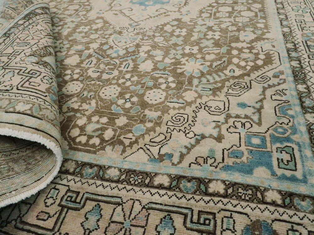 Antique Persian Sarouk Rug, No.21865 - Galerie Shabab
