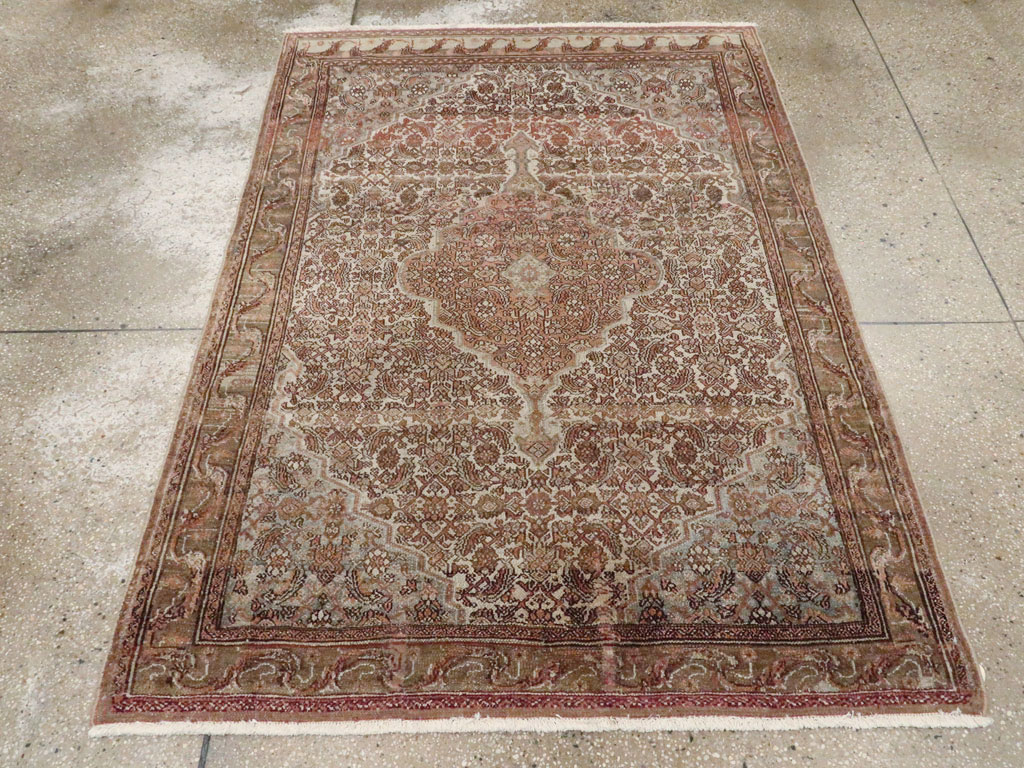 Antique Persian Bibikabad Rug, No.21874 - Galerie Shabab