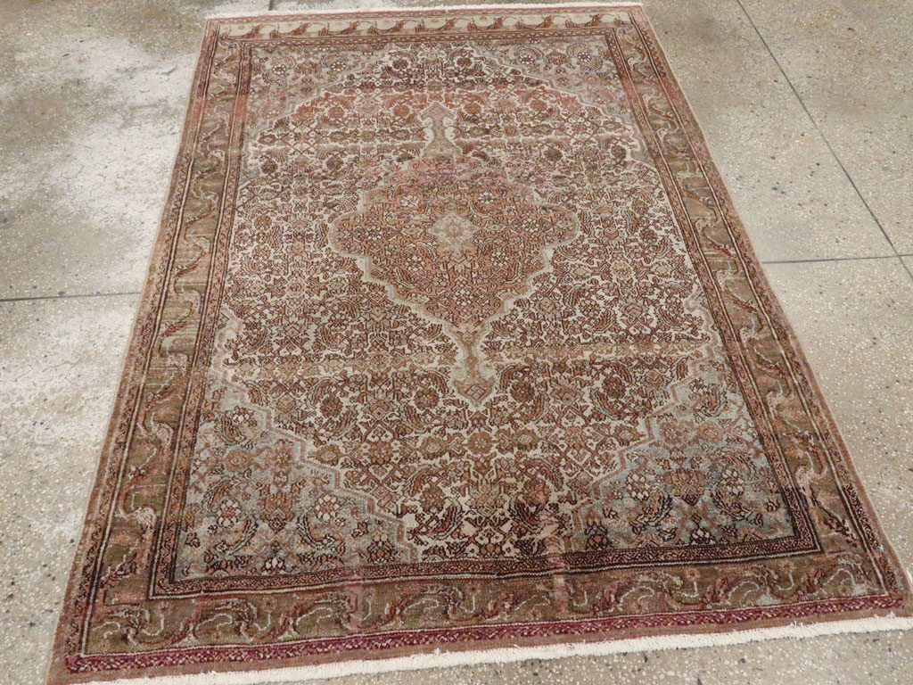 Antique Persian Bibikabad Rug, No.21874 - Galerie Shabab
