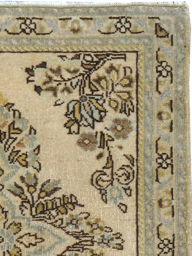 Vintage Persian Sarouk Rug, No.21877 - Galerie Shabab