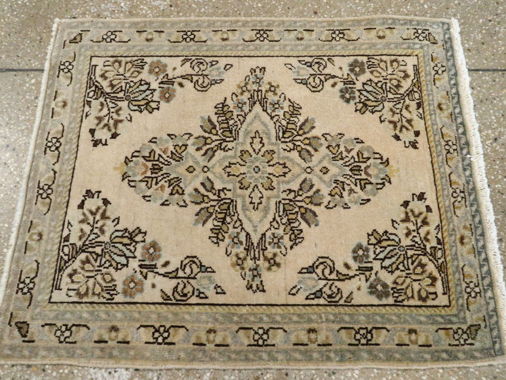 Vintage Persian Sarouk Rug, No.21877 - Galerie Shabab