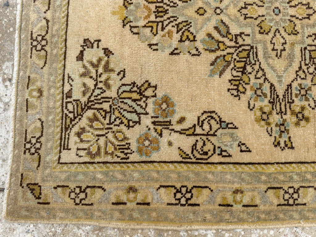 Vintage Persian Sarouk Rug, No.21877 - Galerie Shabab