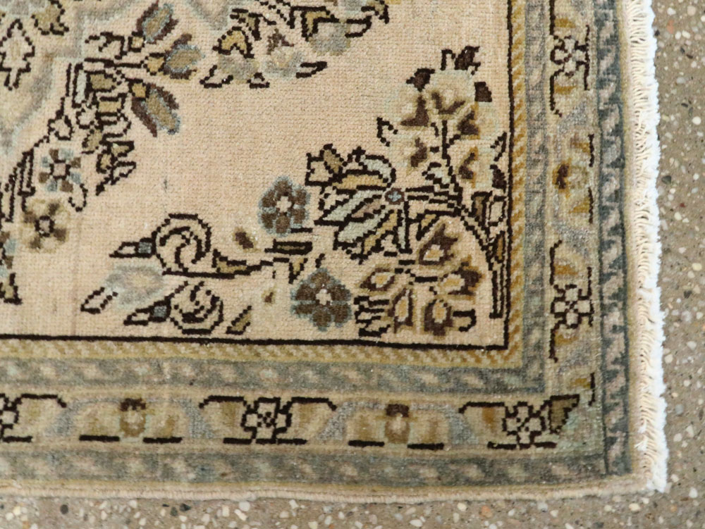 Vintage Persian Sarouk Rug, No.21877 - Galerie Shabab