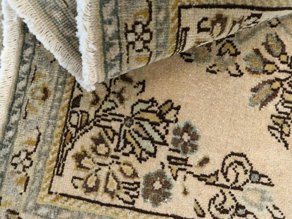 Vintage Persian Sarouk Rug, No.21877 - Galerie Shabab