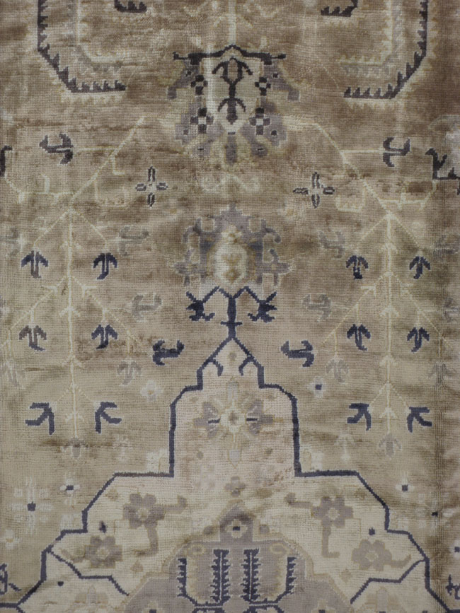 Antique Oushak Carpet, No.21882 - Galerie Shabab