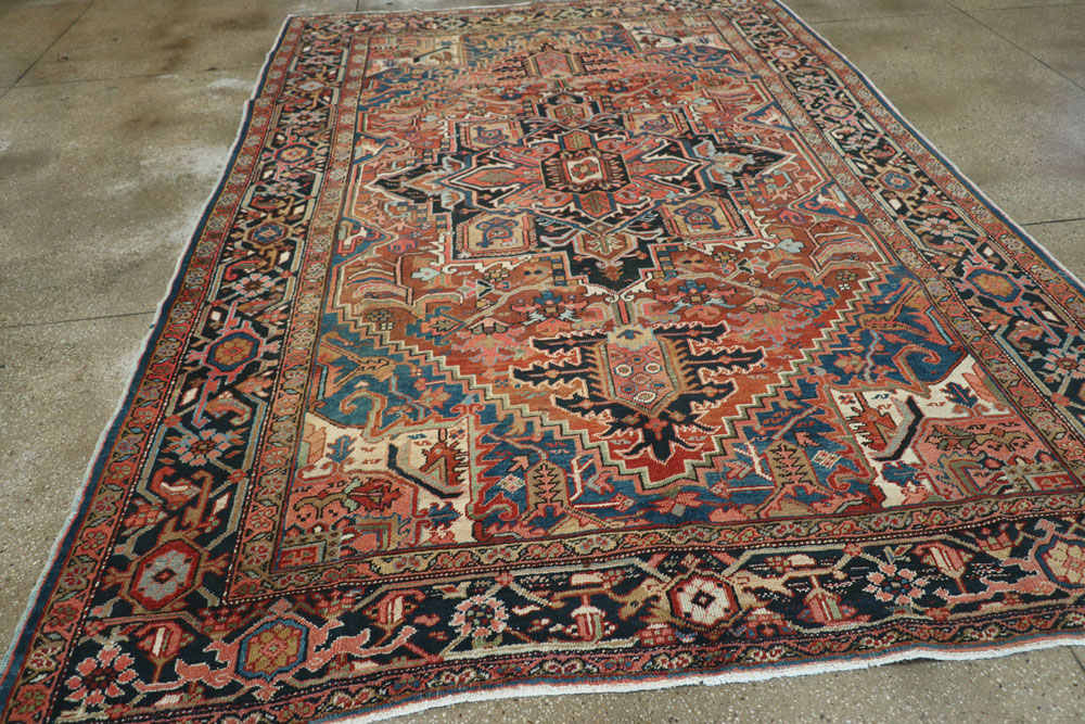 Antique Persian Heriz Carpet, No.21883 - Galerie Shabab