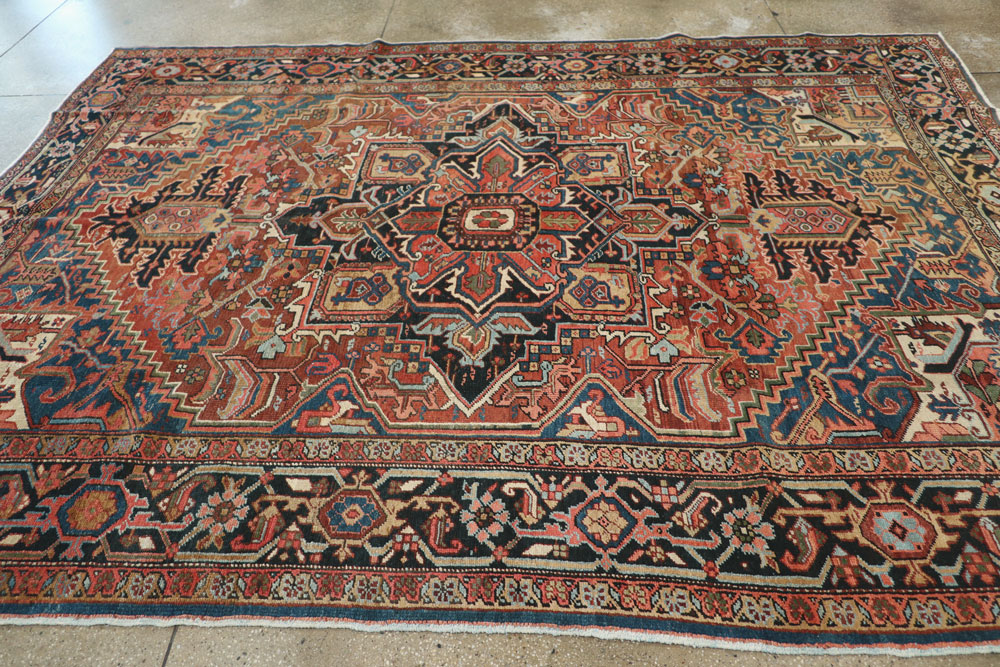 Antique Persian Heriz Carpet, No.21883 - Galerie Shabab
