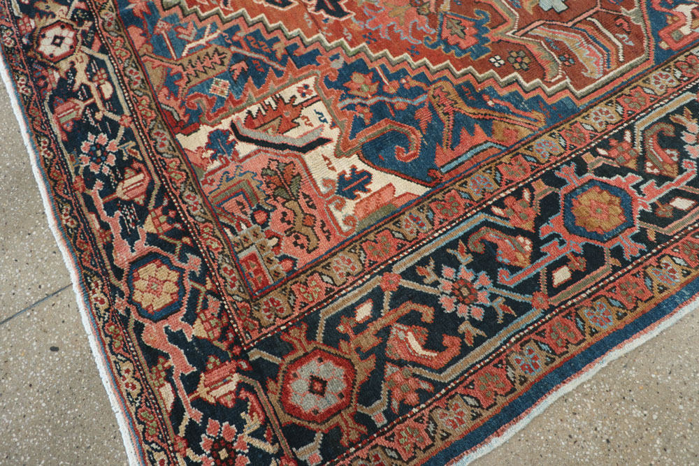 Antique Persian Heriz Carpet, No.21883 - Galerie Shabab