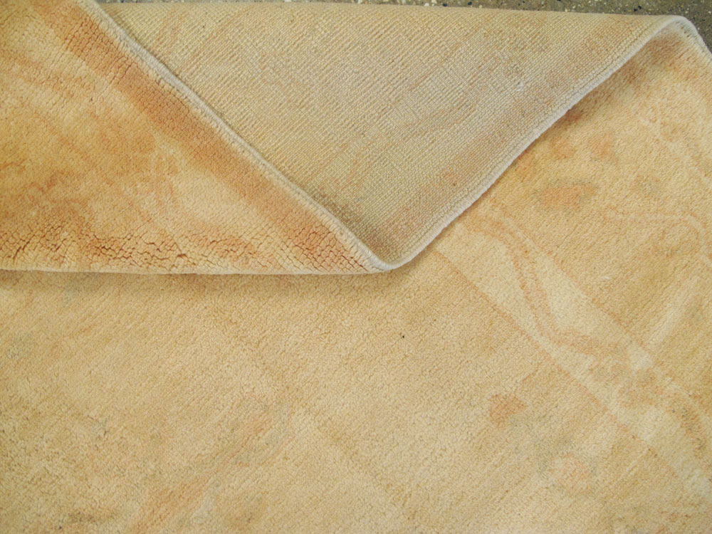 Antique Turkish Oushak Carpet, No.21891 - Galerie Shabab