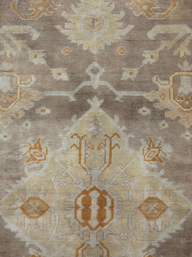 Antique Oushak Square Carpet, No.21900 - Galerie Shabab