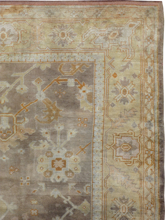 Antique Oushak Square Carpet, No.21900 - Galerie Shabab