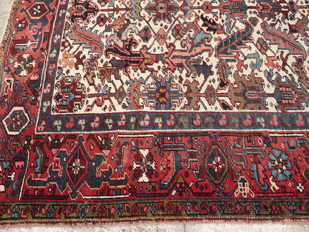 Vintage Persian Heriz Carpet, No.21919 - Galerie Shabab