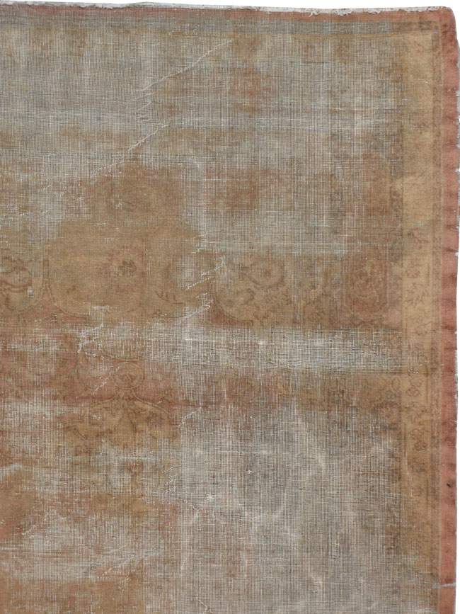 Distressed Antique Sivas Carpet, No.21920 - Galerie Shabab