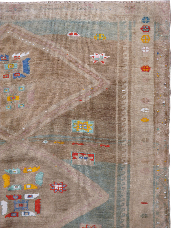 Vintage Anatolian Gallery Carpet, No.21921 - Galerie Shabab
