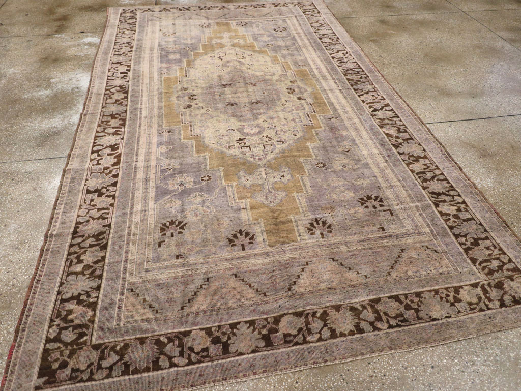 Vintage Turkish Anatolian Gallery Carpet, No.21925 - Galerie Shabab