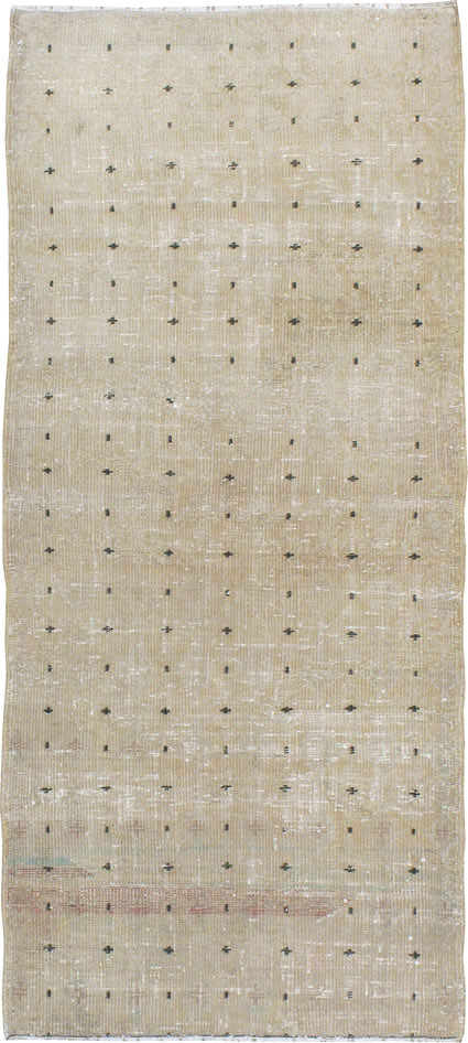 Vintage Turkish Anatolian Distressed Rug, No.21928 - Galerie Shabab