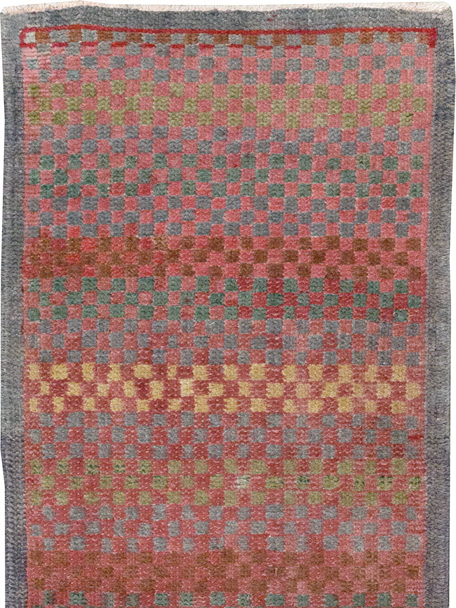 Vintage Turkish Anatolian Small Runner, No.21929 - Galerie Shabab