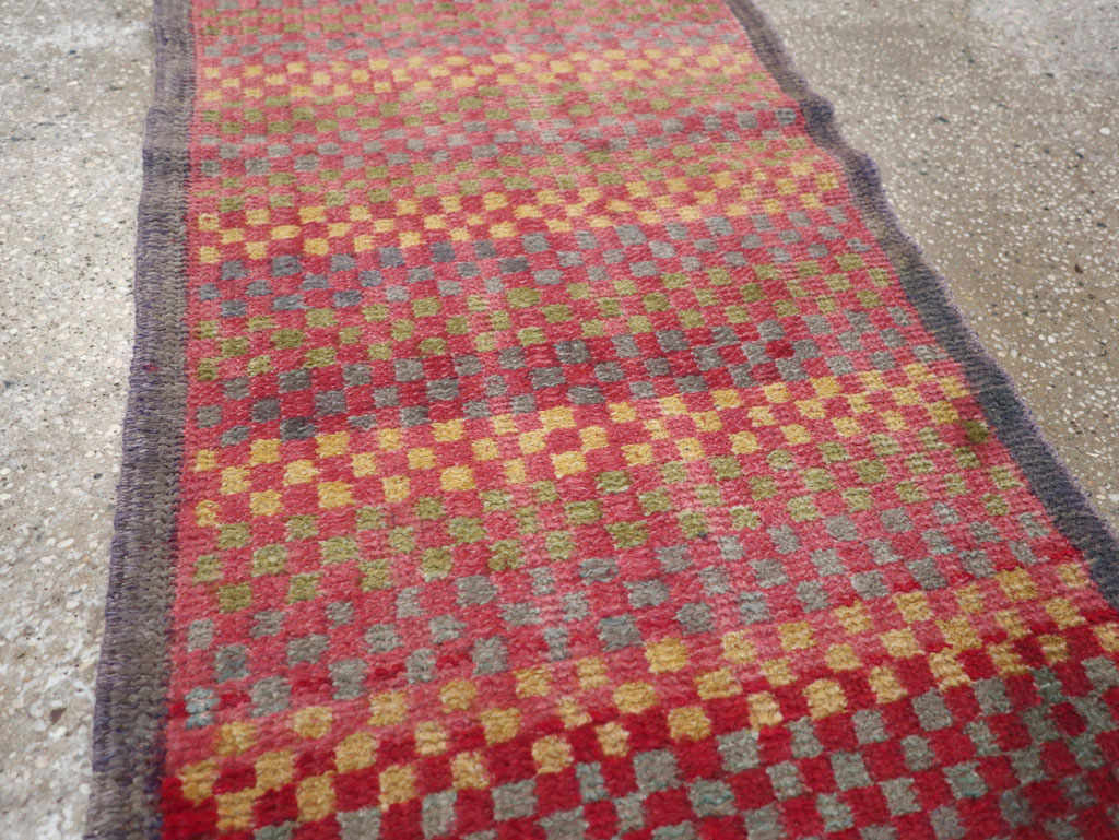 Vintage Turkish Anatolian Small Runner, No.21929 - Galerie Shabab