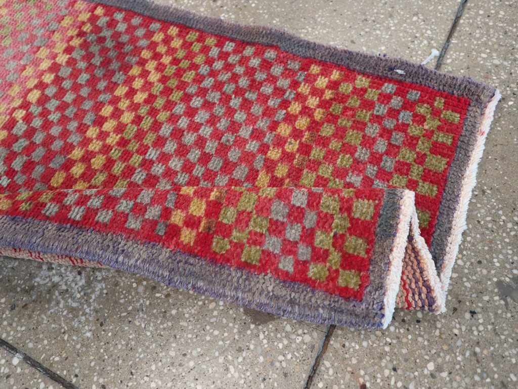 Vintage Turkish Anatolian Small Runner, No.21929 - Galerie Shabab