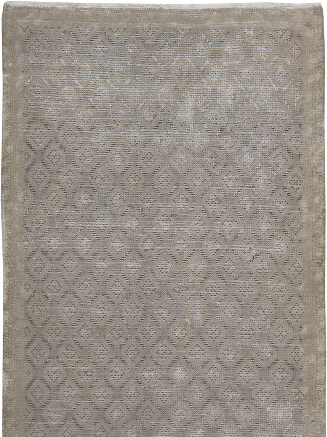 Distressed Vintage Anatolian Runner, No.21932 - Galerie Shabab