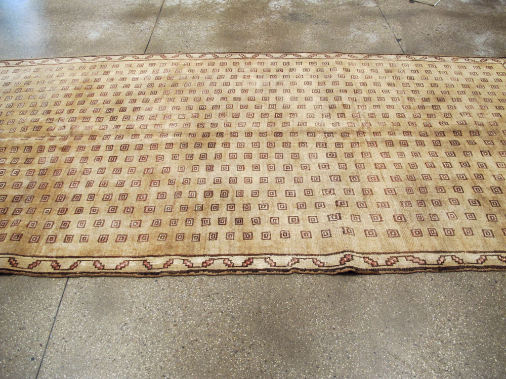 Vintage Turkish Anatolian Wide Gallery Runner, No.21938 - Galerie Shabab