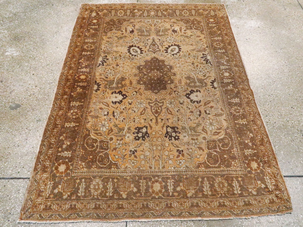 Antique Persian Tabriz Rug, No.21956 - Galerie Shabab