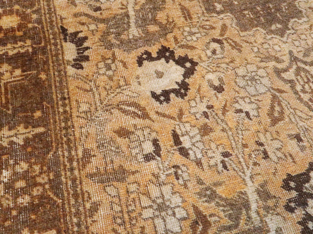 Antique Persian Tabriz Rug, No.21956 - Galerie Shabab