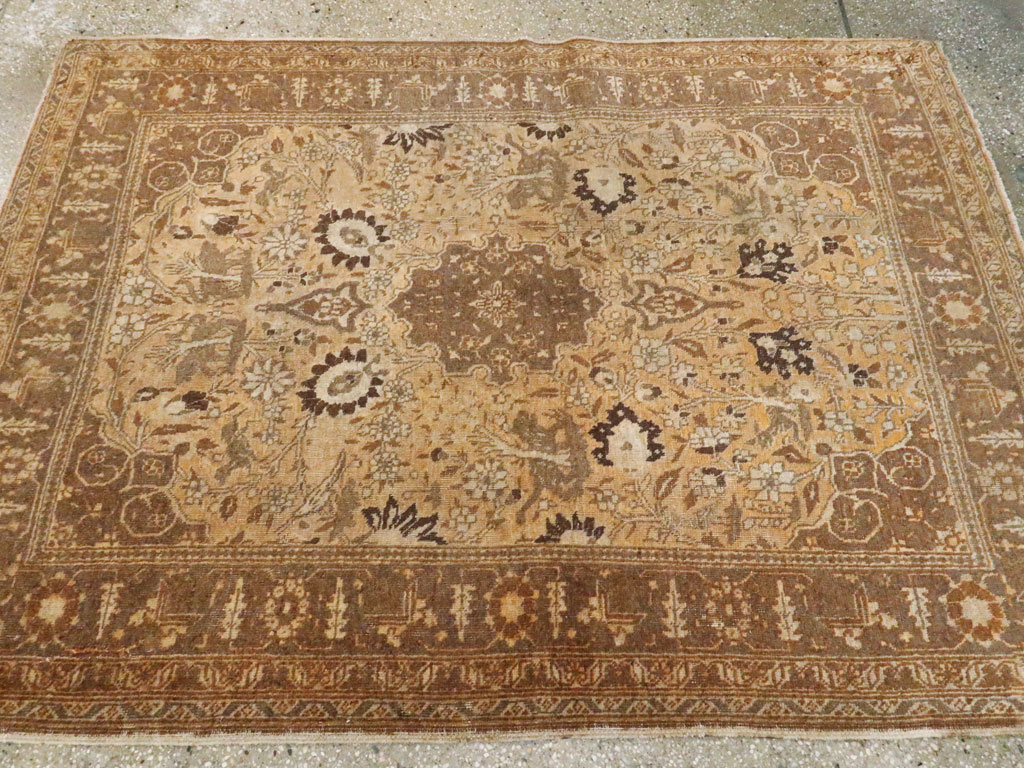 Antique Persian Tabriz Rug, No.21956 - Galerie Shabab