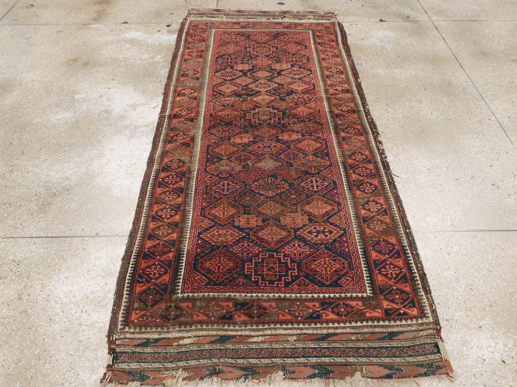 Antique Persian Baluch Rug, No.21961 - Galerie Shabab