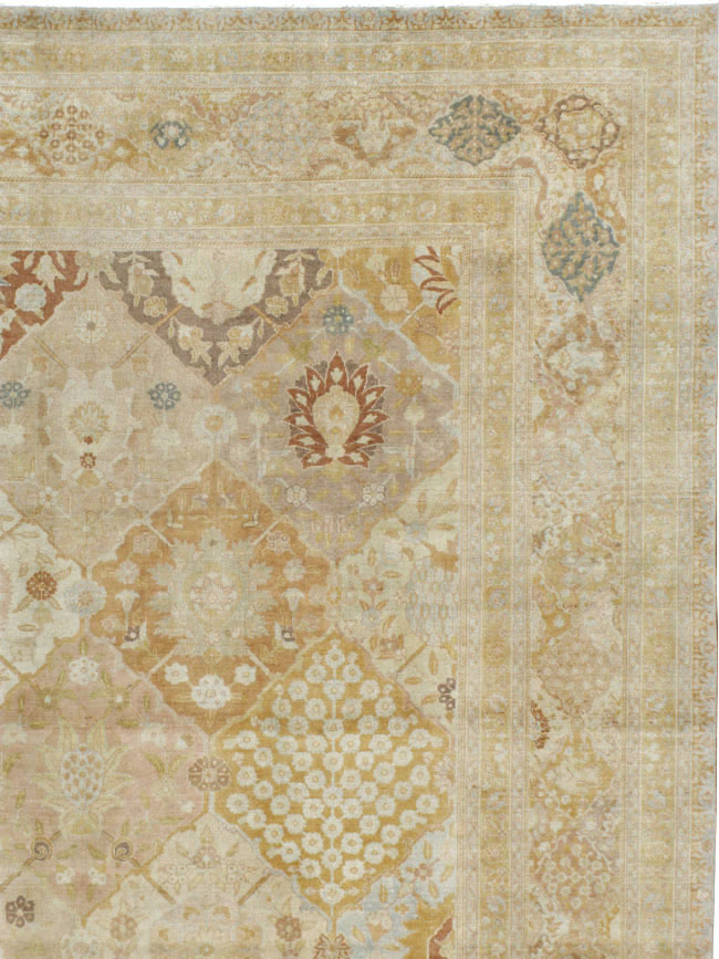 Antique Persian Tabriz Carpet, No.22010 - Galerie Shabab