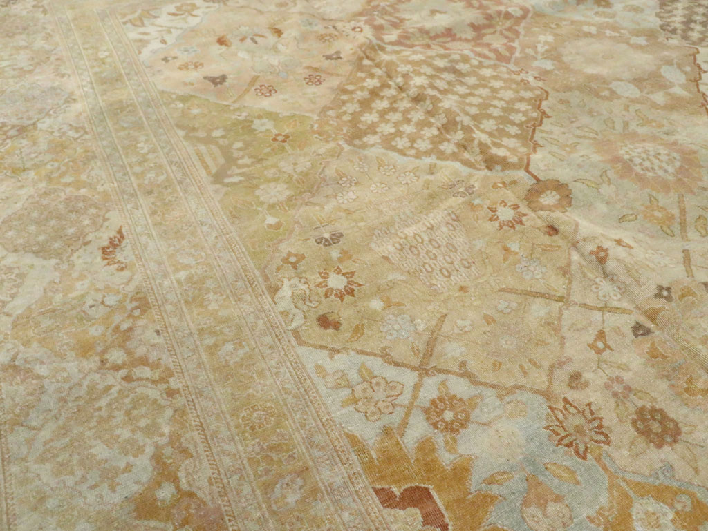 Antique Persian Tabriz Carpet, No.22010 - Galerie Shabab