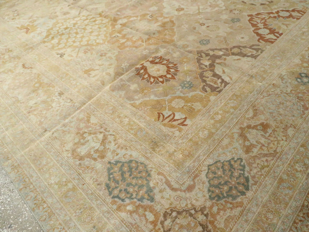 Antique Persian Tabriz Carpet, No.22010 - Galerie Shabab