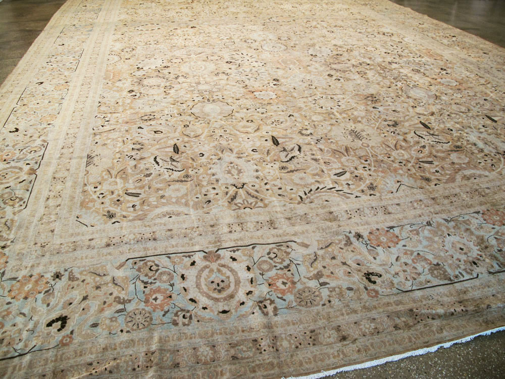 Antique Persian Tabriz Carpet, No.22016 - Galerie Shabab