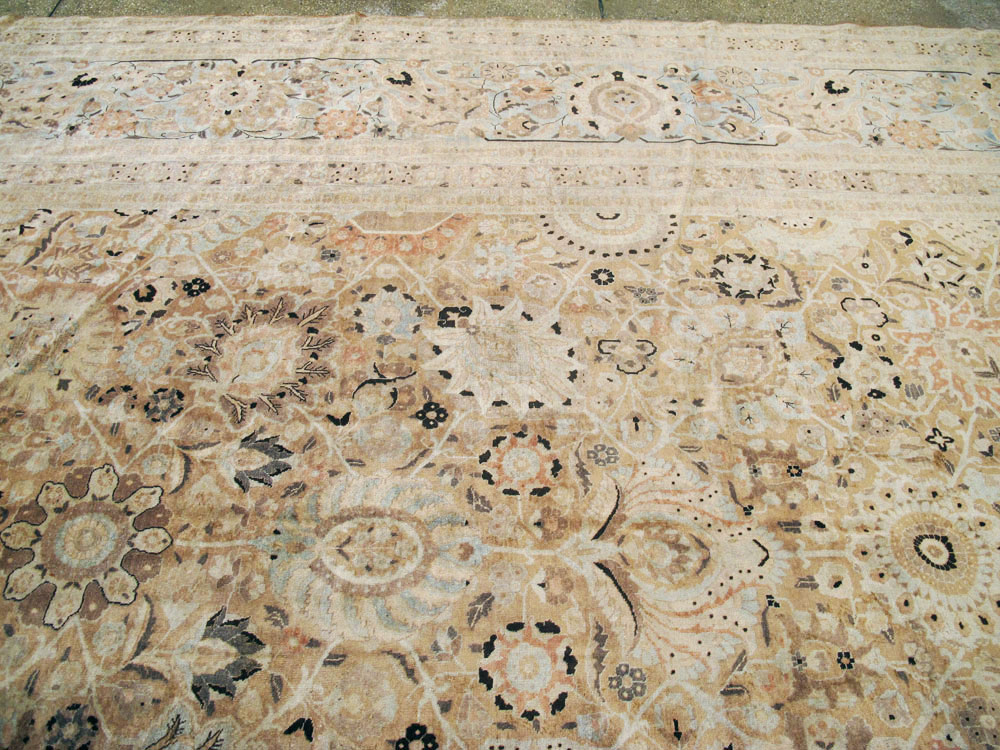 Antique Persian Tabriz Carpet, No.22016 - Galerie Shabab