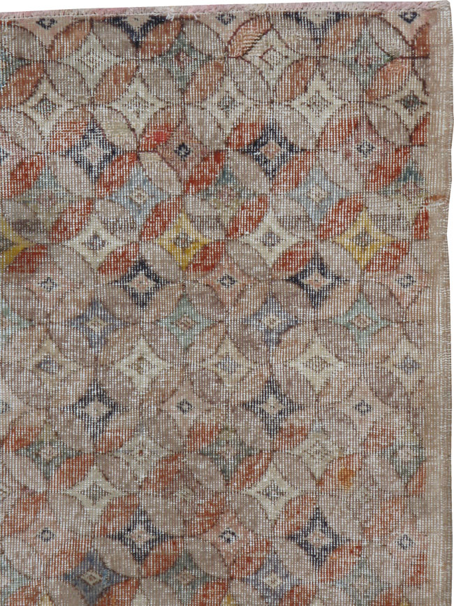 Vintage Turkish Anatolian Distressed Rug, No.22025 - Galerie Shabab