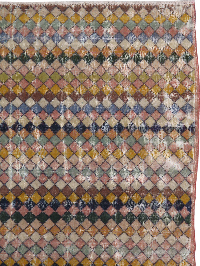 Vintage Anatolian Distressed Carpet, No.22026 - Galerie Shabab