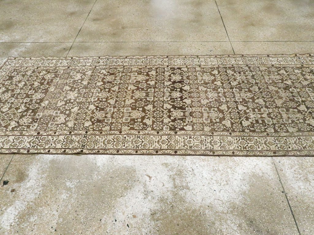 Vintage Persian Malayer Wide Gallery Runner, No.22036 - Galerie Shabab