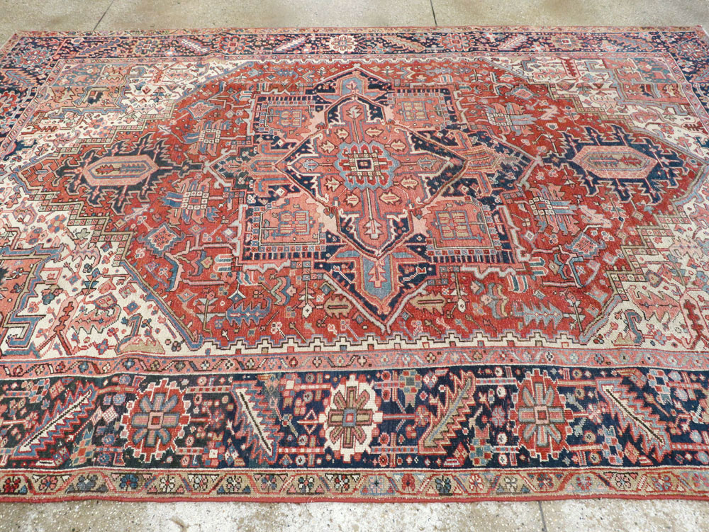 Vintage Persian Heriz Carpet, No.22066 - Galerie Shabab