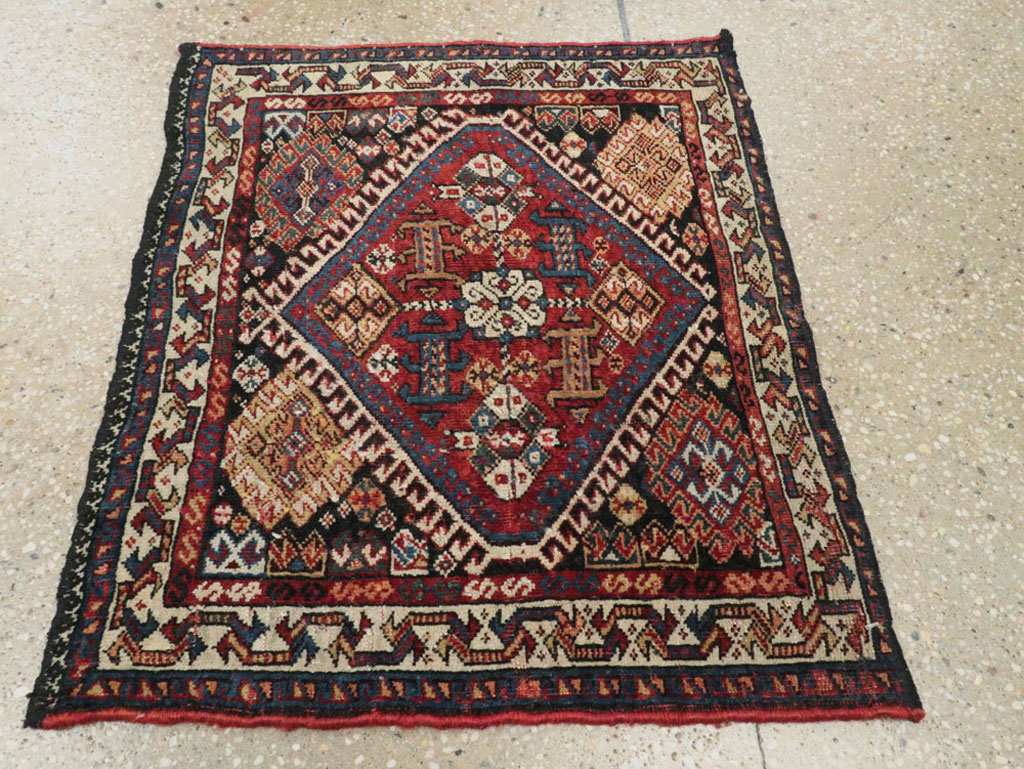 Antique Persian Qashqai Rug, No.22076 - Galerie Shabab