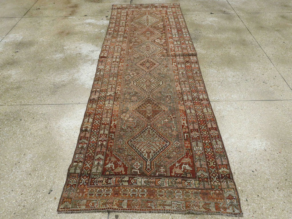 Vintage Persian Shiraz Runner, No.22093 - Galerie Shabab