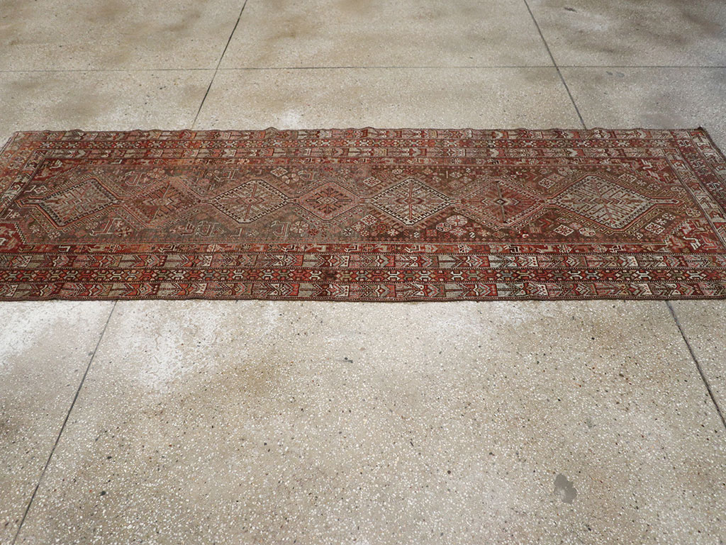 Vintage Persian Shiraz Runner, No.22093 - Galerie Shabab