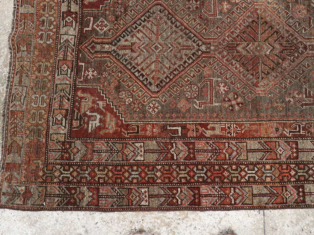 Vintage Persian Shiraz Runner, No.22093 - Galerie Shabab