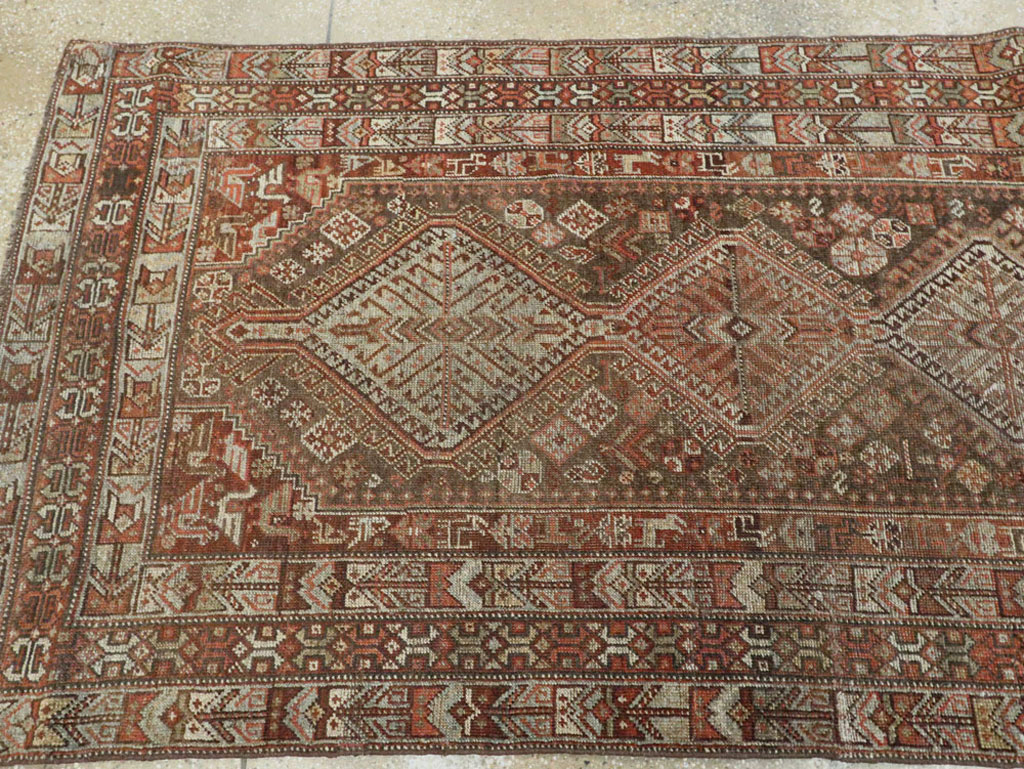 Vintage Persian Shiraz Runner, No.22093 - Galerie Shabab