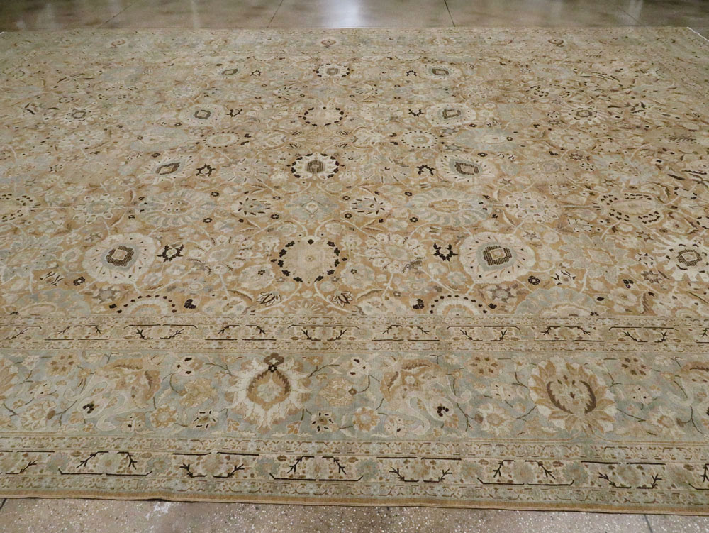 Antique Persian Tabriz Carpet, No.22094 - Galerie Shabab