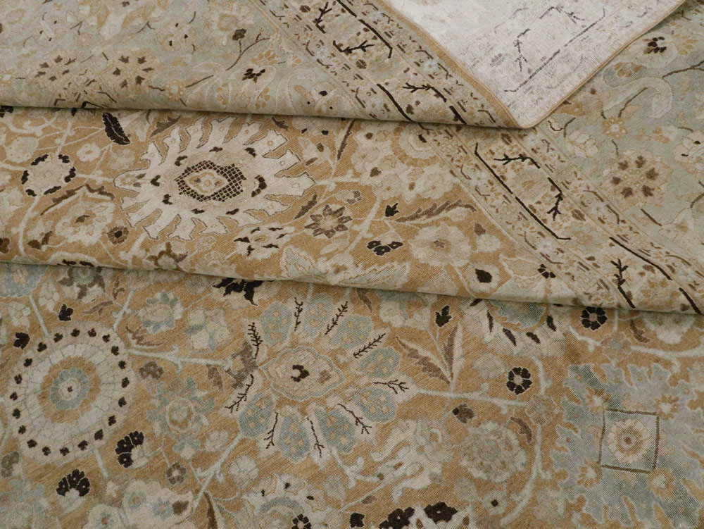 Antique Persian Tabriz Carpet, No.22094 - Galerie Shabab