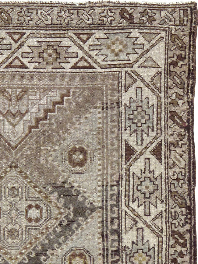Vintage Persian Kurdish Rug, No.22098 - Galerie Shabab
